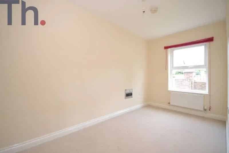 2 Bed Flat for Sale Modern Ground Floor Apartment Chain Free Ideal First Home Investment