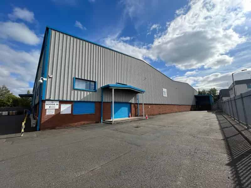 Modern Warehouse with Office Space Near Glasgow M74