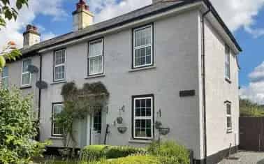 Three Bedroom Family Home Honiton Town Centre Large Garden Parking