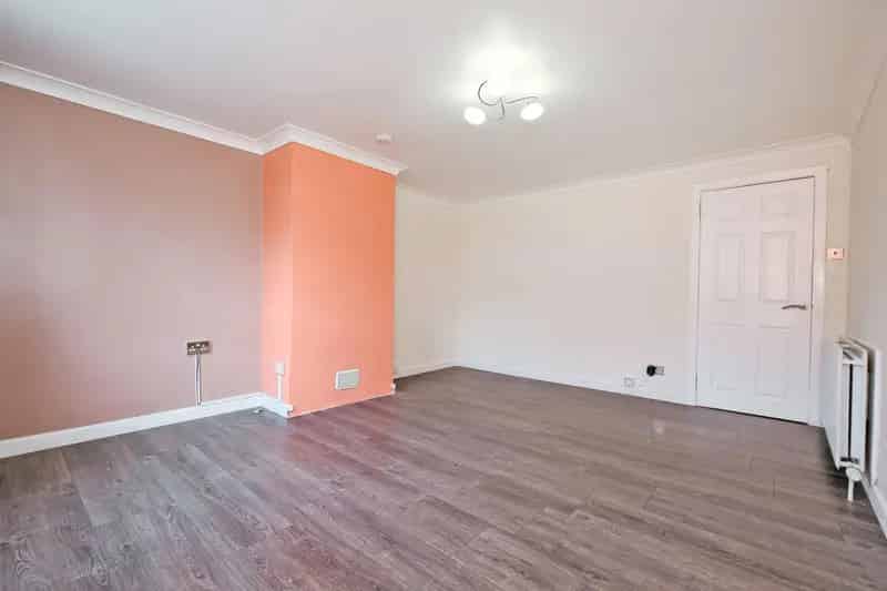 2 Bedroom Ground Floor Flat Heathryfold Circle Aberdeen