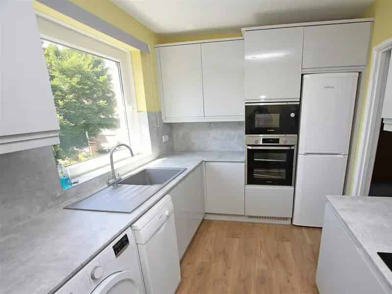 23 Double Bedroom Flat Share of Freehold Balcony Garage Parking Queens Park Golf Course Views