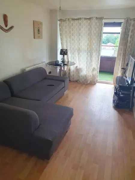 Flat For Rent in Tendring, England