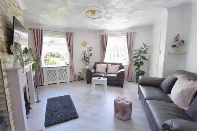 3 Bedroom Semi-Detached House for Sale in Seamills Bristol