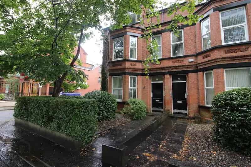 Ground Floor Studio Apartment Fully Furnished Near Queens University