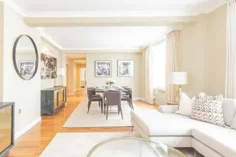 3 Bedroom Flat 261 m² London