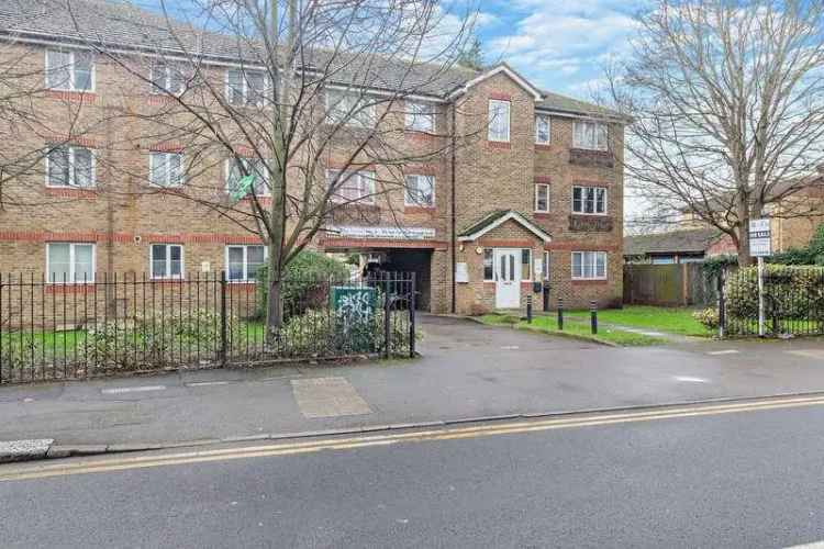 2 Bed Top Floor Flat for Sale in Grays - Tenanted Investment