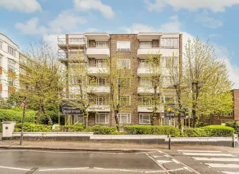 Studio Flat near South Hampstead West Hampstead No Onward Chain