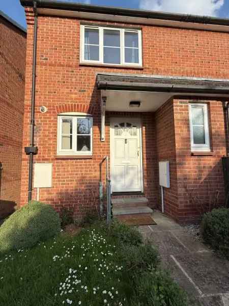 2 Bed Semi-Detached House Town Centre