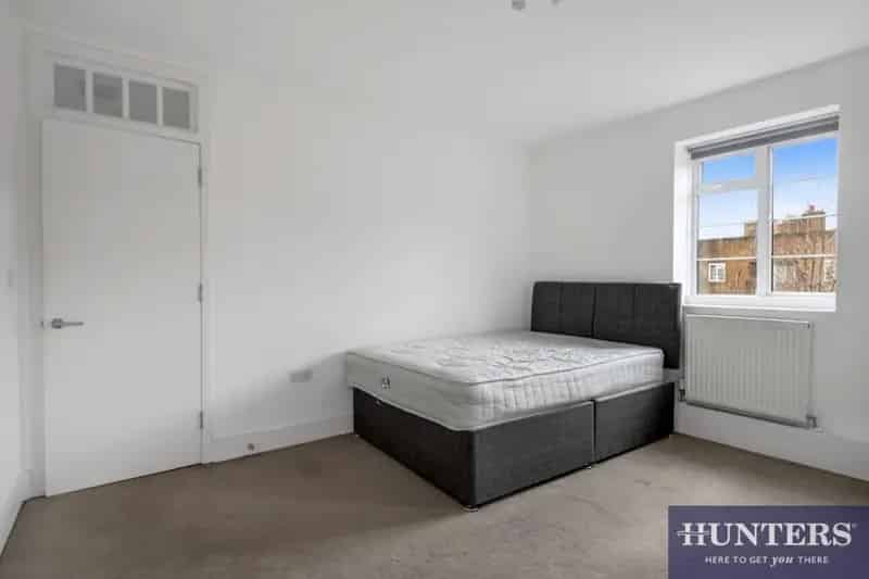 2 Bedroom Flat for Sale in Maida Vale