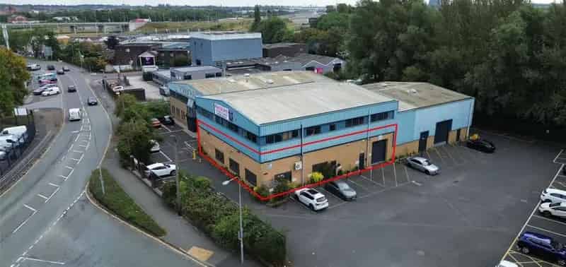 Semi-detached Industrial Unit 4363 sq ft Leasehold