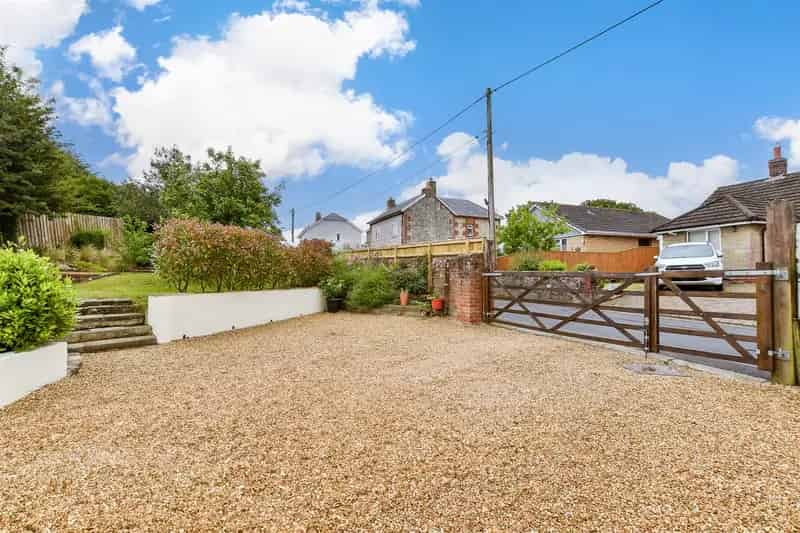 3 Bedroom Detached House for Sale Havenstreet