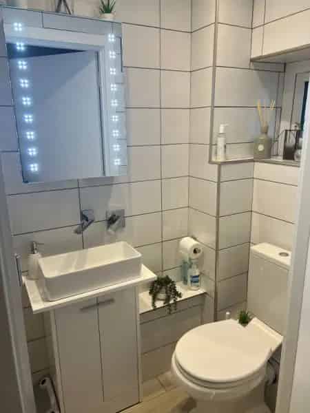 3 Bedroom House Near East Croydon - Modern & Spacious