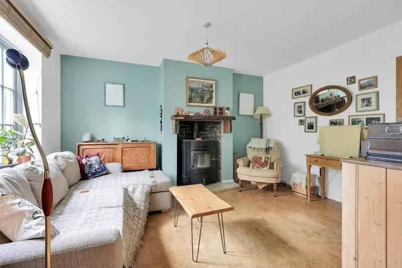 4 Bedroom End of Terrace House for Sale