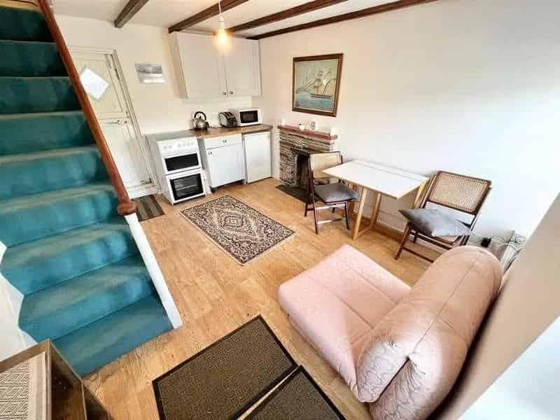 1 Bed Coastal Cottage Cornwall Grade II Listed