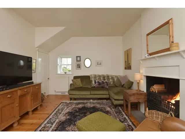 2 Bedroom Detached Gatehouse For Sale