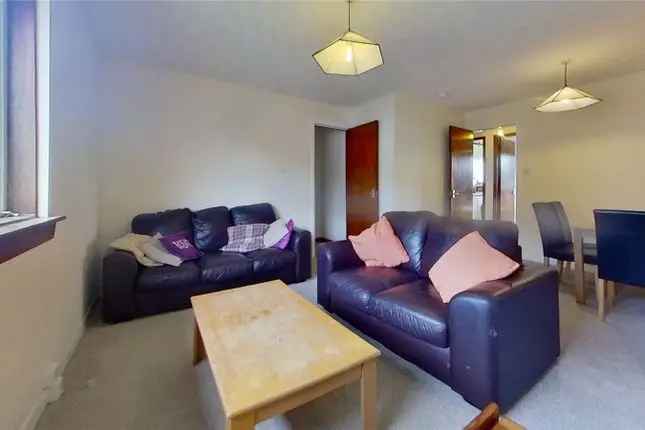 Flat to rent in Grandtully Drive, Kelvindale, Glasgow G12