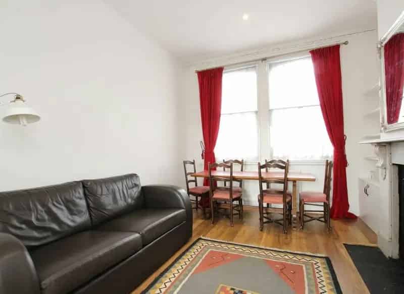 One Bedroom Apartment Near Kensal Green and Willesden Junction