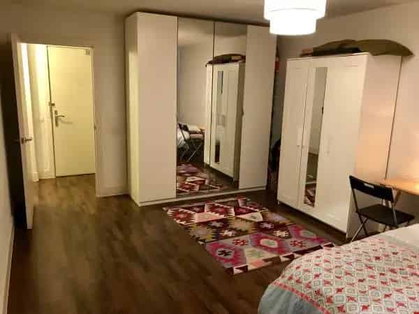 2 Bed Greenwich Apartment Near Maze Hill Station