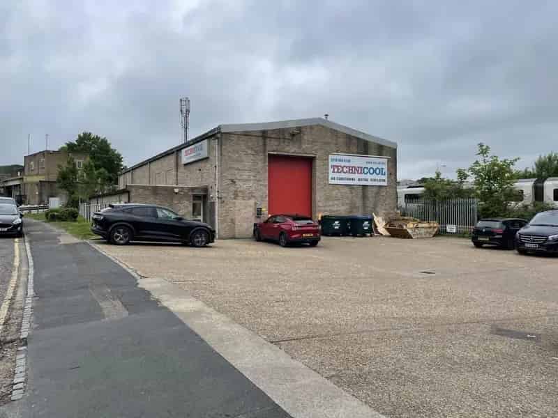 Redlands Units A and B: Fully Refurbishable Warehouse Estate