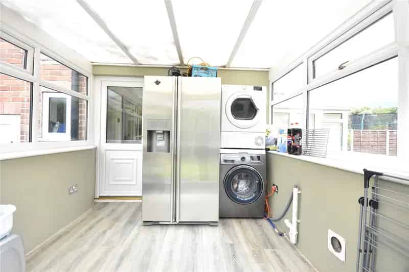 Semi Detached Family Home Near Amenities Schools and Transport Links