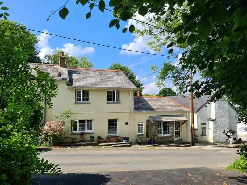 3 Bedroom Cottage for Sale Peaceful Village Setting