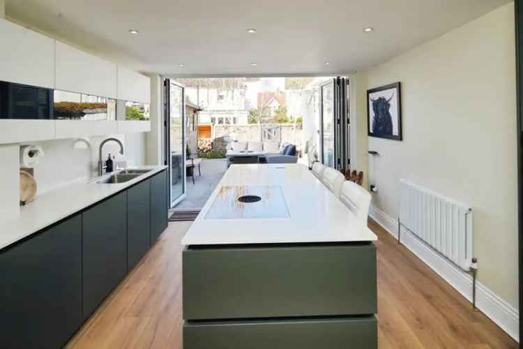 Four Double Bedroom Victorian House Near Worthing Seafront