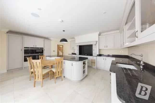 Seven Bedroom Detached House Emerson Park RM11