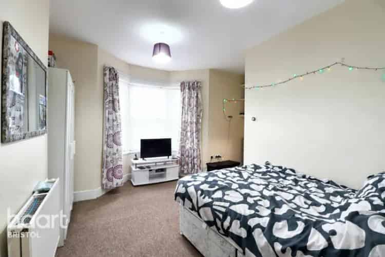 3 Bedroom Victorian Mid Terrace House for Sale