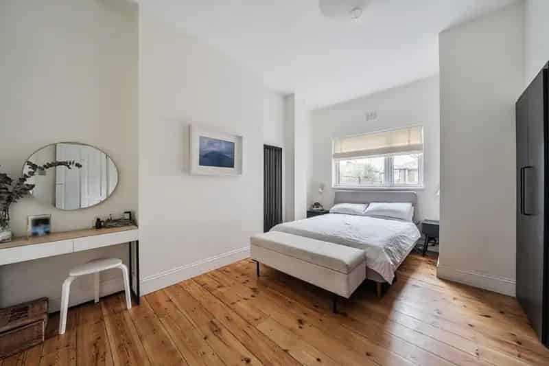 2 Bedroom Victorian Flat for Sale Near Hither Green Station