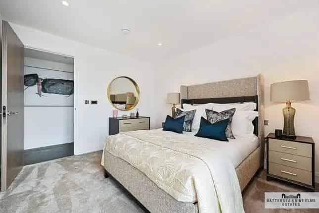 Luxury 2-Bed Apartment for Sale in Dumont Albert Embankment SE1