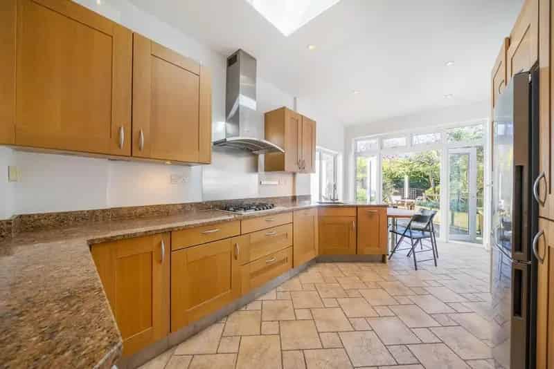Four Bedroom Period Family Home in The Gardens