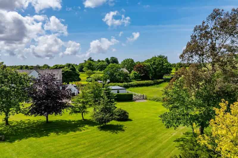4 Bedroom Detached House for Sale with Country Views