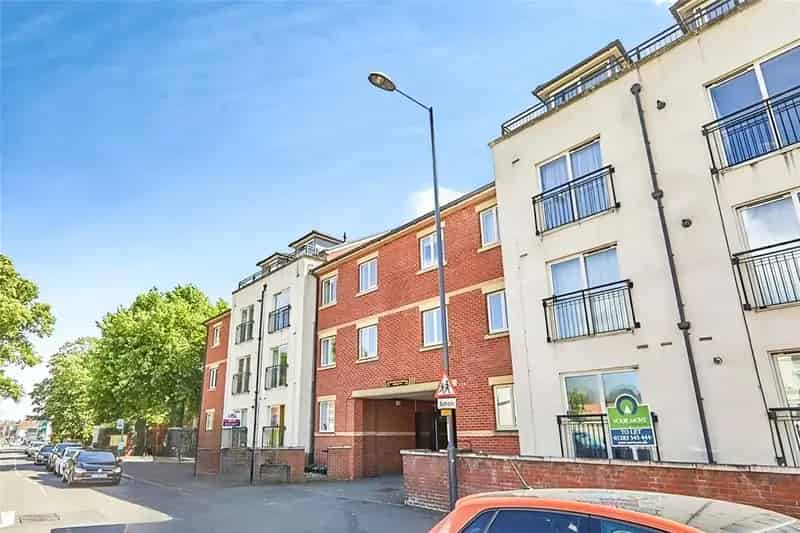 2 Bedroom Flat to Rent