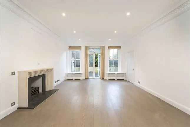 3-Bedroom Garden Apartment South Hampstead