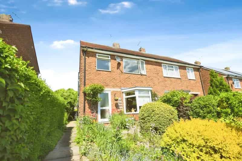 3 Bedroom Semi-Detached House For Renovation