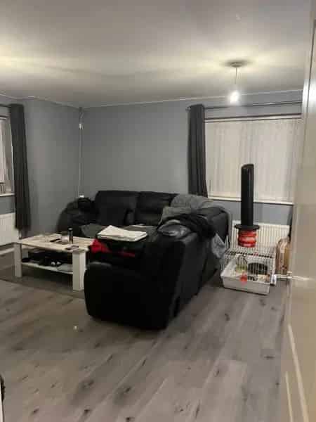 1 Bedroom Flat Near Town and Park