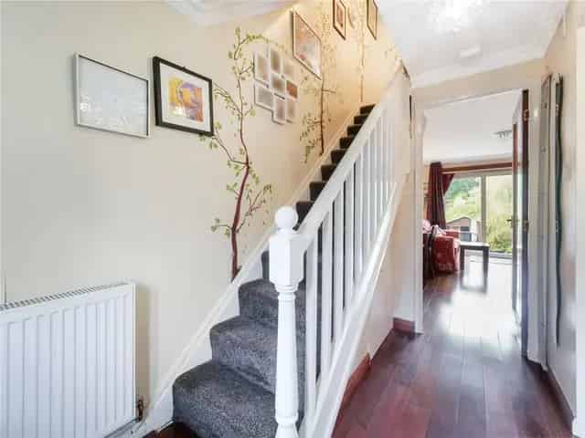 2 Bedroom Terraced House for Sale South Facing Garden Residents Parking