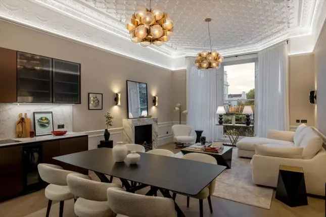 Flat for sale in Pembridge Square, London W2