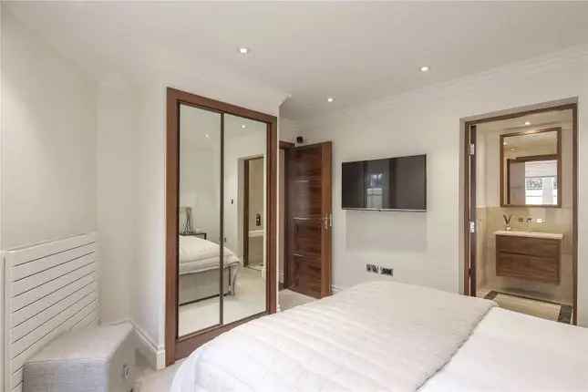 2-Bedroom Apartment Kensington Gardens Square Bayswater W2