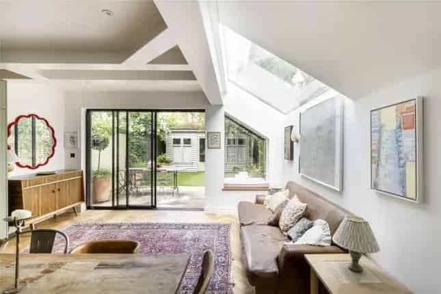 Contemporary Terraced House in Queen's Park NW6