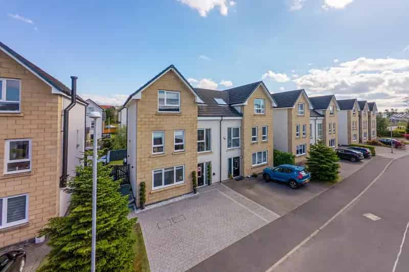 4 Bedroom Semi Detached House For Sale Jackton
