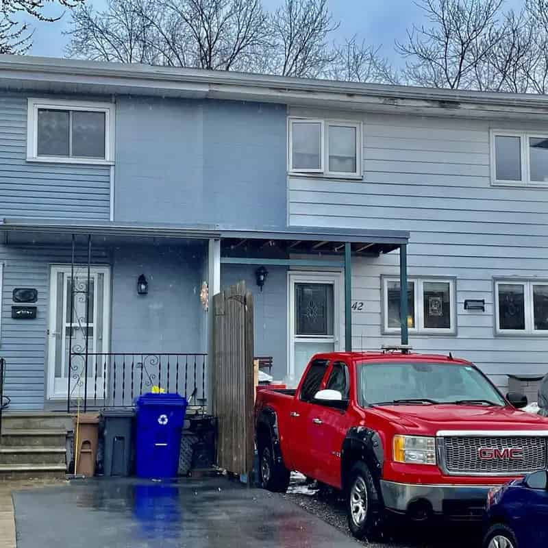 Aylmer 3-Bedroom Townhouse For Sale Near Park