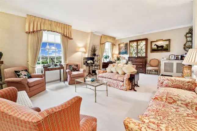 Flat for sale in Rivermead Court, London SW6