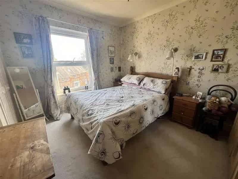 2 Bed Period Home for Sale Near Cowes Town Centre