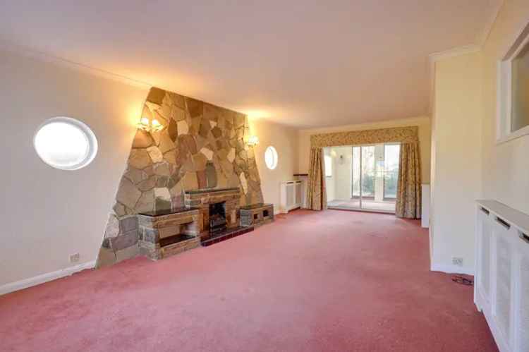 4 Bedroom Detached Bungalow House to Rent Caversham Heights