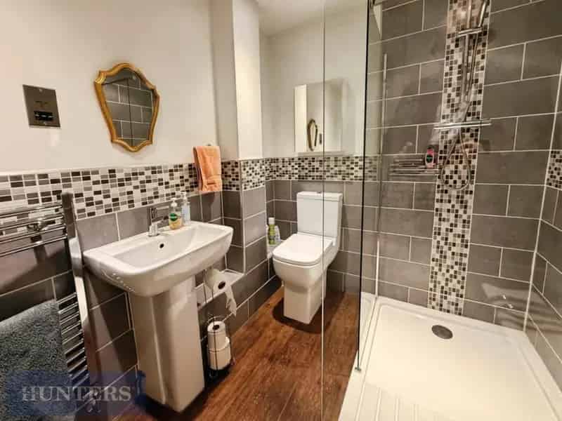 4 Bed Detached Chalet Bungalow for Sale