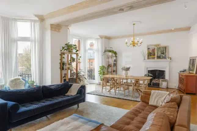 Flat for Sale Kensington Court London W8 1371 sq ft Top Floor Apartment