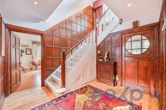 5 Bedroom Detached House Kingston Hill KT2