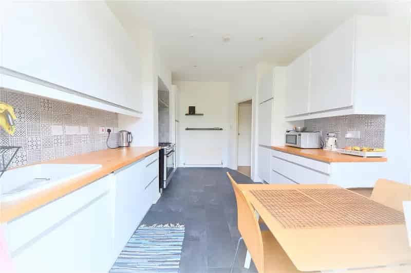 2 Bedroom Maisonette House to Rent