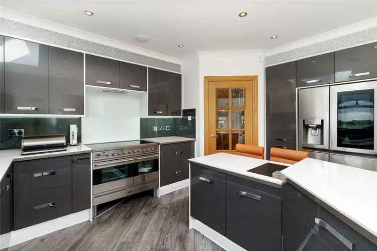 6 Bedroom Detached House for Sale in Edinburgh